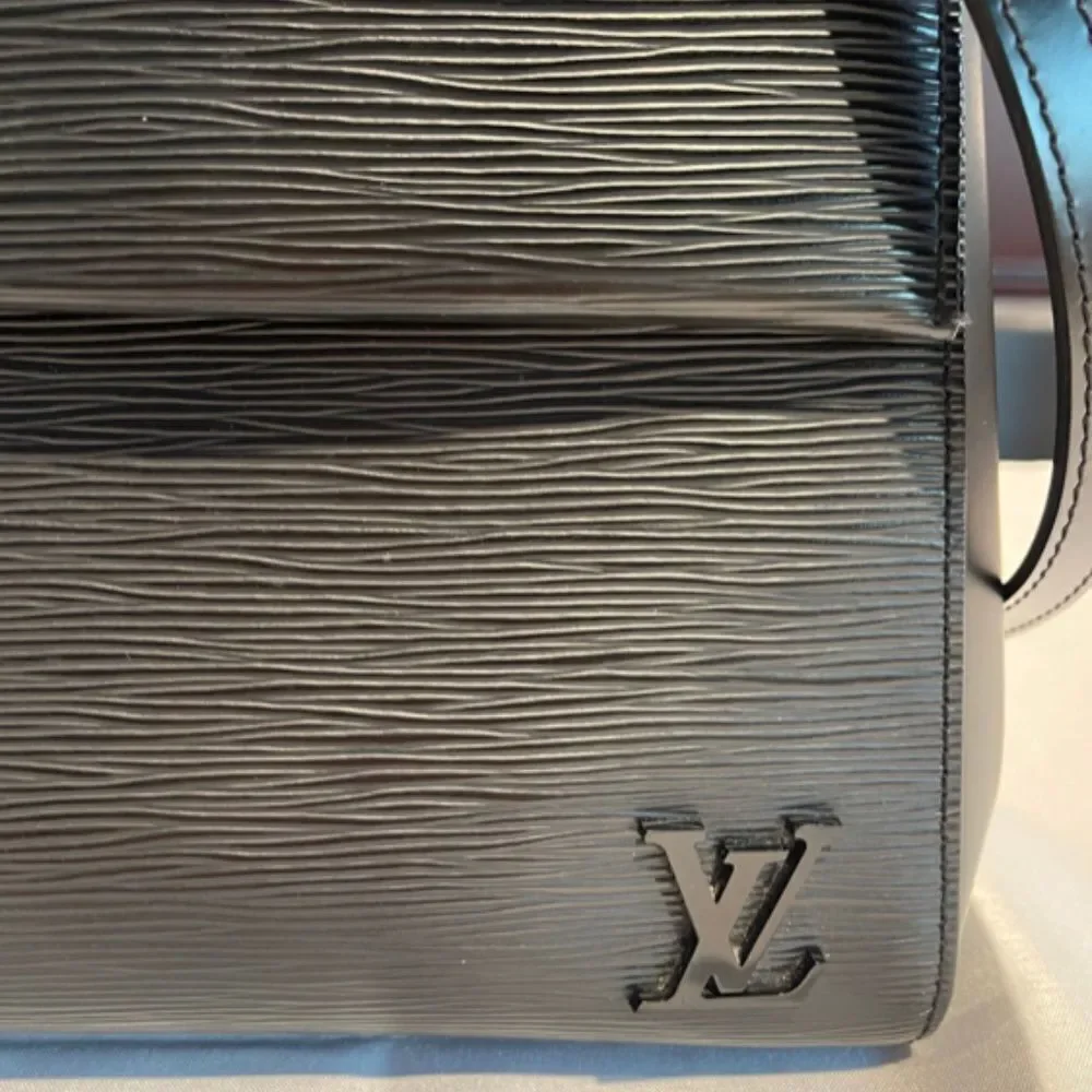 Louis Vuitton Cluny MM - Picture 5 of 7